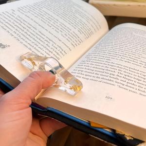 Support de page de livre en résine, poignée pour les doigts, accessoire de lecture durable et confortable, parfait pour les livres, les documents d'étude, les journaux et les romans - Product Image 2