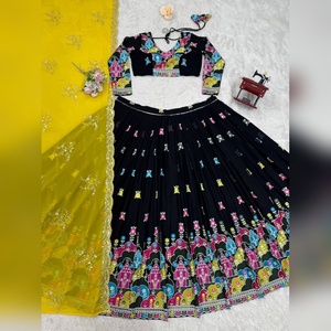 Lehenga Choli Bordado para Novia, Últimos Diseños de Boda India, Bordado Pesado, Diseñador, Ropa de Fiesta para Mujer - Product Image 3
