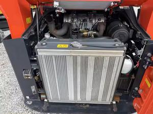 Chargeur sur chenilles compact Kubota SVL 75-2 d'occasion, siège de suspension de climatisation à moteur diesel 74 HP à vendre à prix de gros - Product Image 4