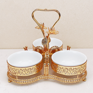 El tazón para dulces de acero inoxidable bien elaborado sirve tanto como artículo funcional como como centro de mesa decorativo. - Product Image 3