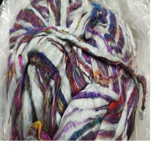 Hilo de chenilla teñido de saris indios reciclado a mano con plata de seda 100% multicolor hecho a medida para bufanda tejida a mano, respetuoso con el medio ambiente - Product Image 1