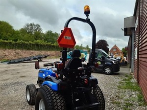 Tractor de un solo eje SOLIS 26 con motor de 24 HP, caja de cambios y bomba - Product Image 6