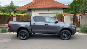 2022 para Toyota Hilux para GCC usado con dirección izquierda AWD Drive Light asientos de cuero ACC Control de crucero R20 tamaño de neumático Euro6 - Product Image 6