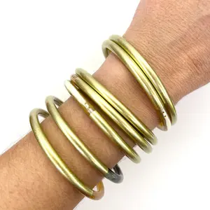 Buffalo Horn Cuff Bracelets Brazaletes de calidad para la mujer moderna - Product Image 4