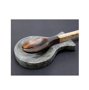 Utensilio Cuchara de mármol Soporte de descanso Espacio de Navidad para pizzas y Chapati de tamaño pequeño de color blanco pulido brillante - Product Image 5