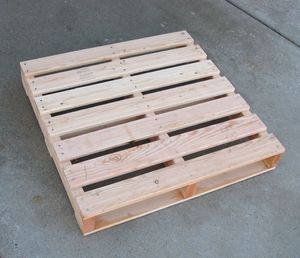 Ensemble de plaques en bois de palette européenne à face unique de haute qualité Palette industrielle en bois fabriquée à la main durable pour un usage commercial - Product Image 1