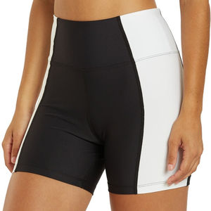 กางเกงขาสั้นทรง Biker สำหรับผู้หญิง เอวกลาง ผ้าโพลีเอสเตอร์/สแปนเด็กซ์ คุณภาพพรีเมียม ดีไซน์สีบล็อก ทรงปกติ ชายกางเกงปรับแต่งได้ ใส่สบายสำหรับฤดูร้อน พร้อมโลโก้สั่งทำ - Product Image 4