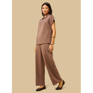 Chemisier décontracté pour femme en modal tricoté, à col, manches courtes, avec détail boutonné, coupe régulière, doux, imprimé numérique, OEM - Product Image 2
