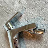 Fratelli Pellizzari Mitigeur de bidet Robinet en laiton chromé à levier unique Design italien moderne avec contrôle précis de l'eau