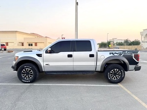 Ford Raptor Usato 2012 Specifiche GCC 135.000 km 499 CV 5 Posti 8 Cilindri Guida a Sinistra Carburante Benzina Trasmissione Automatica - Product Image 3