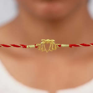 Boucles d'oreilles pour enfants MEHTAB COLLECTION Golden Kamal avec détails artistiques de lotus, design classique pour les célébrations festives - Product Image 3