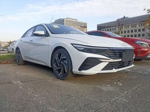 Hyundai Elantra VII รุ่นใหม่2024มีให้เลือกสองสีคือสีดำและสีขาว - Product Image 3