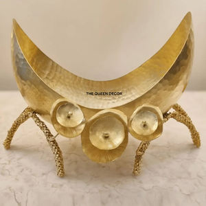 Bol de service décoratif de luxe en aluminium nordique avec dessus en verre et poignées design fantaisie, vaisselle de luxe - Product Image 6