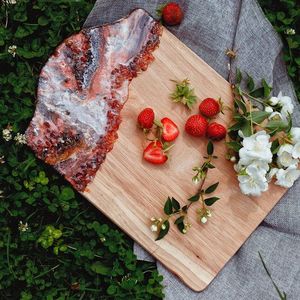 Planche à découper en résine et en bois avec finition en bois naturel idéale pour couper la décoration de service et l'utilisation de présentation en cuisine - Product Image 4
