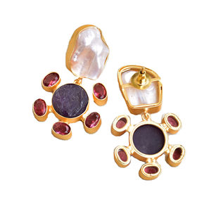 Pendientes de Latón al por Mayor, Diseño de Piedra Natural en Bruto con Perlas, Acabado de Latón Antiguo, Sin Níquel, Duraderos y de Alta Calidad - Product Image 3