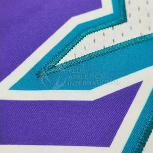 Camiseta de baloncesto de equipo personalizada uniforme de malla transpirable para jóvenes y hombres camiseta de baloncesto de secado rápido - Product Image 6