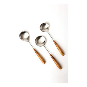 Élégant ensemble de service avec manche en bois pour hôtel et restaurant de fête de mariage disponible à un prix raisonnable pour la salade - Product Image 1