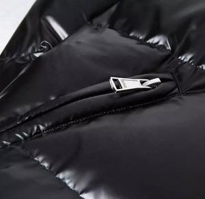 Vente en gros de doudoune d'hiver en satin avec logo personnalisé brillant premium doudounes grande taille veste chaude veste d'hiver hommes couleur unie hommes - Product Image 5