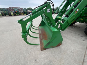 Tractor Agrícola MAVERICK 2025 6R 175 HP Verde 4WD con Tracción en las Cuatro Ruedas, Alta Productividad, Motor de Transmisión por Engranajes, Garantía de 5+ Años - Product Image 3