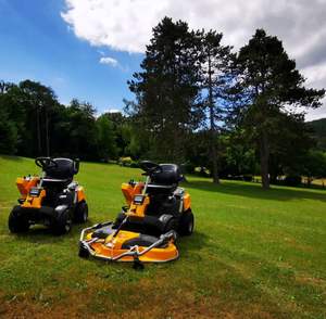 Stiga Park Pro 900AWX Cortacésped de cubierta delantera Barredora de nieve con motor incluido a la venta a Moscú Rusia/Nueva Zelanda/Canadá/Europa/EE. UU. - Product Image 4