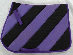 Almohadilla de sillín de doma de diseño personalizado para montar a caballo de algodón con forro de gofres y diseño de bandera hecho en La India - Product Image 3