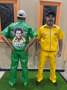 Camiseta de manga corta de cuero con cremallera y pantalones acampanados apilados de Pu para hombre con bordado de serigrafía y logotipo personalizado, conjunto de chándal para hombre - Product Image 2