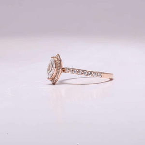 Anillo de Diamante Cultivado en Laboratorio con Corte Marquesa, Halo de 4 Puntas, Simulación de Diamante, para Propuesta de Matrimonio, Personalizable, con Detalles Solitarios - Product Image 3