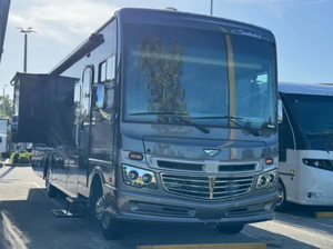 Autocaravana Fleetwood Southwind Clase A 2025 2026 Económica, la Mejor Opción para Campistas y Remolques de Viaje Disponibles - Product Image 2
