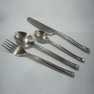 ชุดเครื่องใช้บนโต๊ะอาหารสแตนเลสสตีลหรูหราขัดเงาสีทองพร้อมรูปลักษณ์หรูหราเครื่องใช้บนโต๊ะอาหารคุณภาพสูงสำหรับร้านอาหารงานแต่งงานโรงแรมบ้าน - Product Image 5