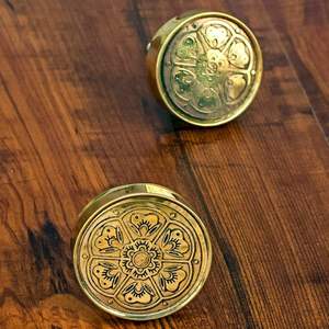 Tiradores de Cajones de Latón Hechos a Mano de Primera Calidad, Tiradores de Armario de Latón Dorado, Manijas para Puertas de Gabinetes de Cocina Disponibles - Product Image 4