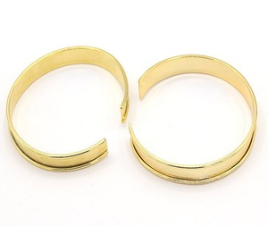 Boutons de manchette de style bohème plaqués or en laiton de haute qualité, accessoire élégant pour les fêtes d'anniversaire, bracelets tendance - Product Image 1