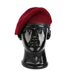 Dernier design Chapeaux béret avec logo personnalisé Chapeaux béret universels pour hommes Couleurs unies Été Extérieur Logo de broderie personnalisé - Product Image 3