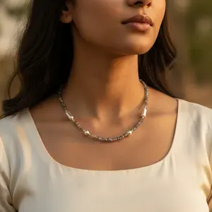 Collar de Perlas de Agua Dulce con Cuentas de Labradorita Chapadas en Oro para Mujer, Estilo Religioso Clásico, Forma de Número, Latón Principal, Regalo Perfecto - Product Image 1