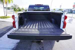 Camionetas Silverado 2500HD LT Crew Cab Diesel Allison Automáticas USADAS 2023, Listas para Conducir, Listas para Exportar a Todo el Mundo - Product Image 4