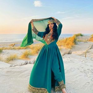 Robe brodée à la main Kuchi afghane Meilleur prix de gros Robe pour femme afghane sur mesure - Product Image 2