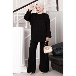 Conjunto de punto de dos piezas negro para mujer con detalle de abertura - Product Image 3