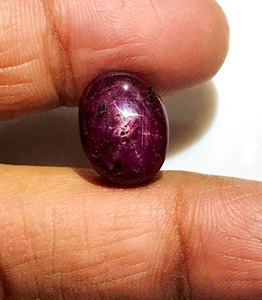 Pierre précieuse naturelle Rubis Étoilé, cabochon 13,05 carats, 13x10mm, rose, avec traitement de cirage/huile, pour la fabrication de bijoux, forme ovale, certifié tiers - Product Image 2