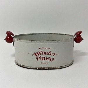 Maceta navideña Snowberry Trail para jardín al aire libre hecha con metal para sostener verdes de invierno y elementos decorativos de vacaciones - Product Image 4