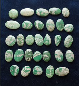 Gema de Variscita Natural Hecha a Mano, Gema Suelta de Alta Calidad en Corte Ovalado, Cabujón de Tamaño Libre, Perfecto para Cristales Curativos y Artesanía - Product Image 5