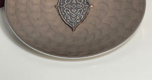 Platos de Presentación Metálicos con Diseño Moderno y Múltiples Acabados, Ideales para Bodas, Fiestas y Restaurantes, Totalmente Redondeados - Product Image 6