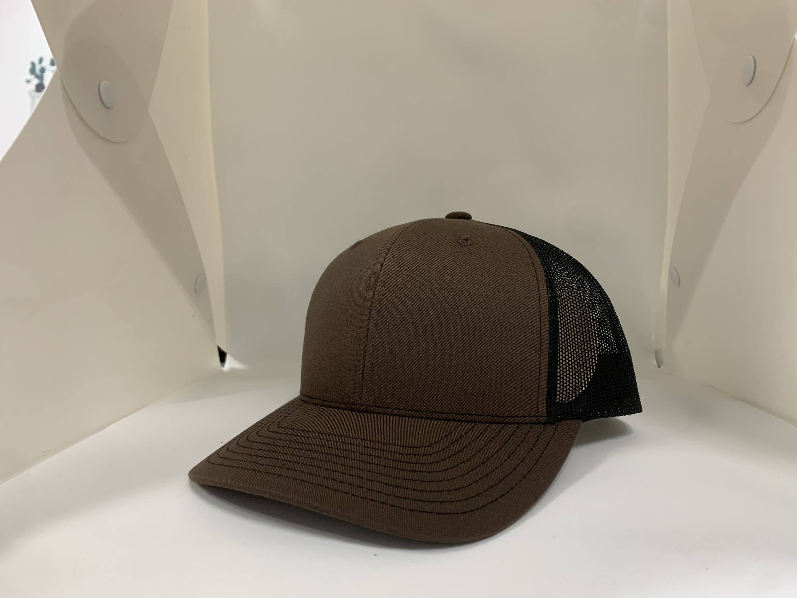 สีน้ำตาล