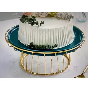Présentoir à gâteau en métal au design personnalisé Présentoir à gâteau décoratif Présentoir à gâteau en métal au design récent pour la fête, le mariage et la décoration intérieure - Product Image 1