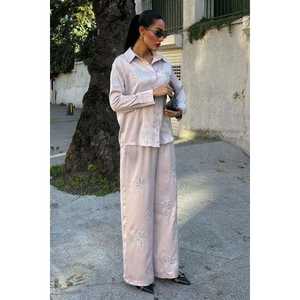 Conjunto de Dos Piezas de Satén Floral 10044 con Lentejuelas Brillantes para Primavera/Verano - Product Image 6