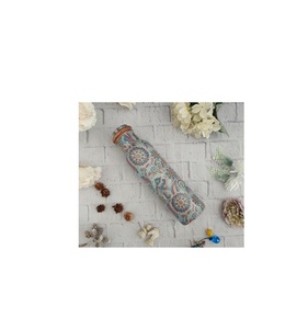 Bouteille d'eau en cuivre ayurvédique avec motif floral enduit d'émail et avantages antioxydants pour un usage quotidien - Product Image 5
