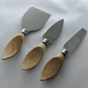 มีดหั่นเค้กสีน้ำตาลพร้อมด้ามจับเรซินสแตนเลสและไม้ไผ่เครื่องมือสำหรับงานแต่งงานโรสโกลด์โลโก้ตามต้องการ - Product Image 3