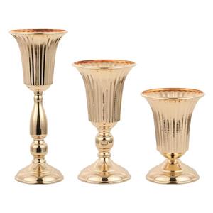 Vase décoratif vintage doré pour la décoration de mariage, la décoration de fête, le salon, le couloir et les occasions spéciales en provenance d'Inde - Product Image 1