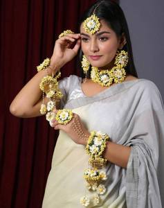 Conjunto y joyas de boda, joyería Mehendi hecha a mano, flor amarilla de la ceremonia del Haldi, joyería Mehendi - Product Image 2