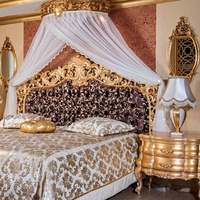 Ensemble de chambre à coucher de luxe en bois massif Maryam Mahogany, lit souple européen avec hauteur réglable, sculpture à la main et finition dorée