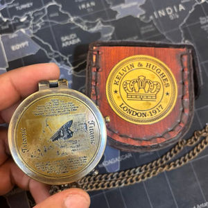 Brújula de latón náutica Premium de latón con cita de Titanic con cadena de cuero en regalo hecho a mano antiguo - Product Image 1
