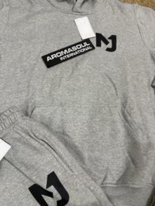 Survêtement de qualité supérieure de haute qualité 370Gsm personnalisé de couleur grise unisexe 100% coton sweats à capuche pour hommes ensembles de joggings et de survêtements d'hiver. - Product Image 4